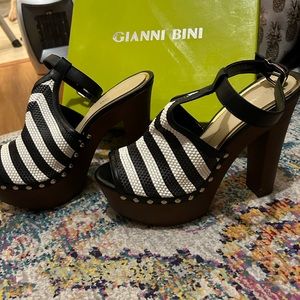 Gianni Bini strappy heel